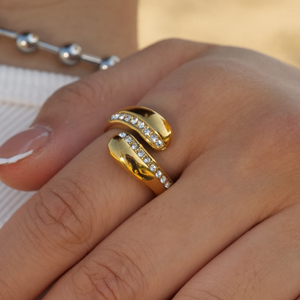 Water Droplet-Inspired Plated Rings