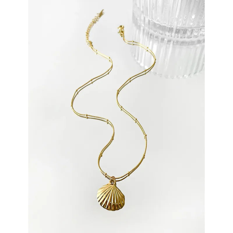 Marine Classic Shell Pendant Necklace